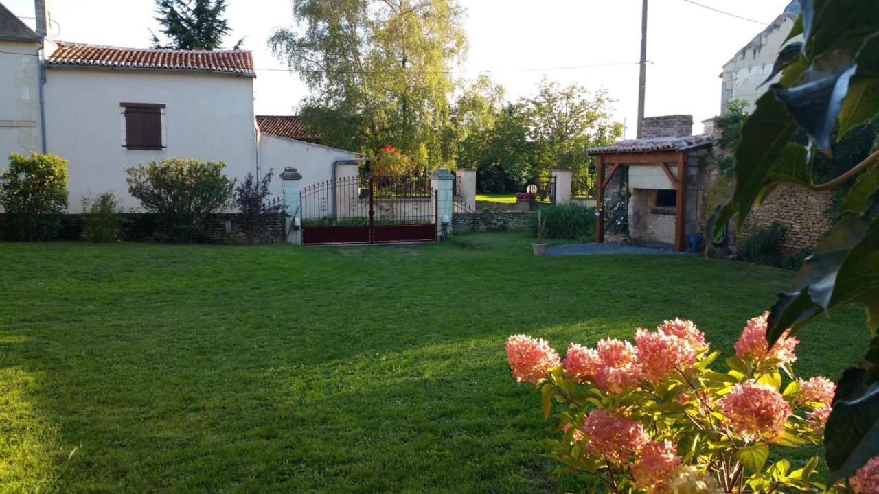 La Ferme Du Grand Bois Apartment Mouterre-Silly ภายนอก รูปภาพ